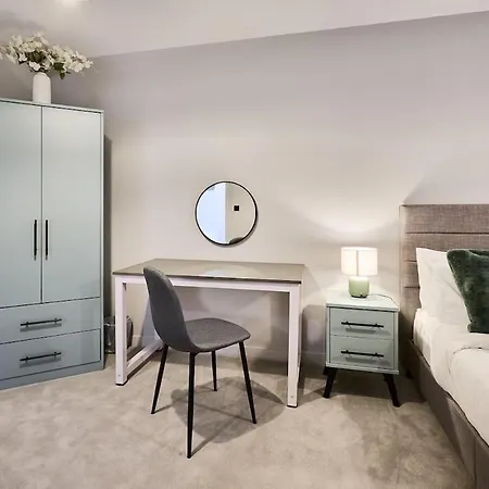 Apartment Stylish 1 Bedroom In *