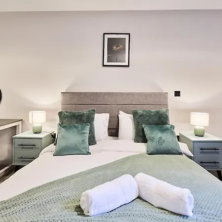 Stylish 1 Bedroom In Apartment *